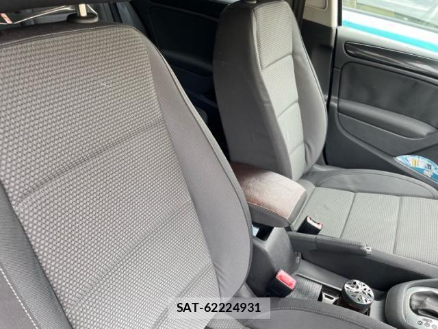 VolksWagen GOLF 2010-01 8882965-5