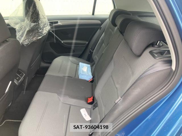 VolksWagen GOLF 2015-10 8882962-9