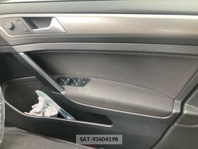 VolksWagen GOLF 2015-10 8882962-12