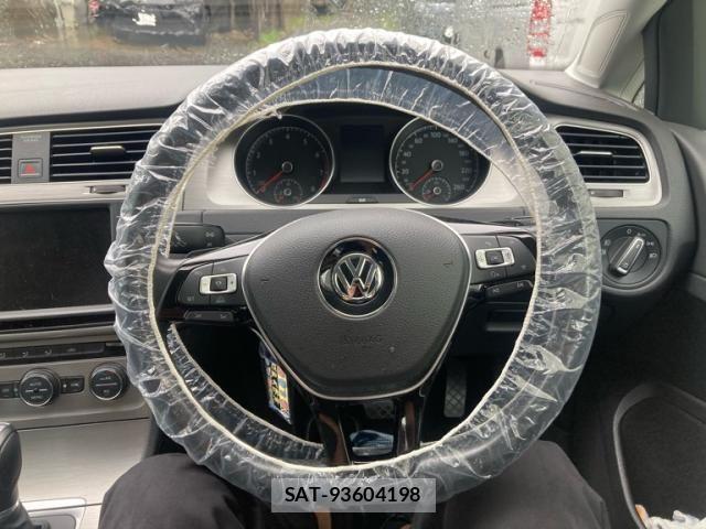 VolksWagen GOLF 2015-10 8882962-13