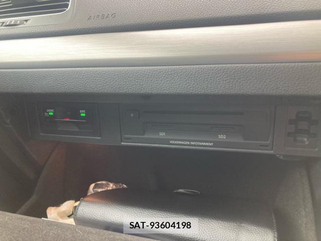 VolksWagen GOLF 2015-10 8882962-28
