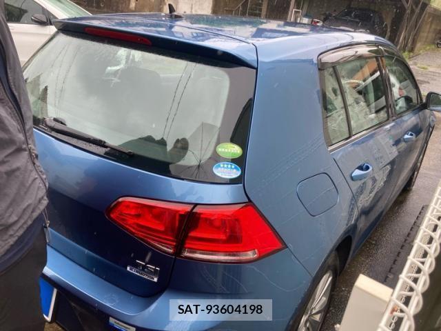 VolksWagen GOLF 2015-10 8882962-3