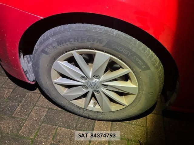 VolksWagen GOLF 2016-05 8884607-9