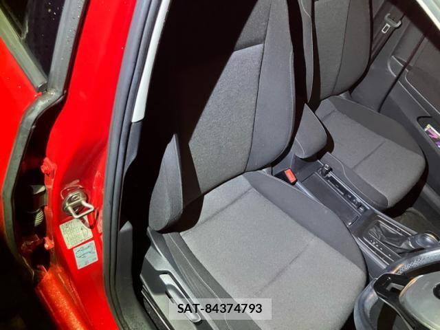 VolksWagen GOLF 2016-05 8884607-11