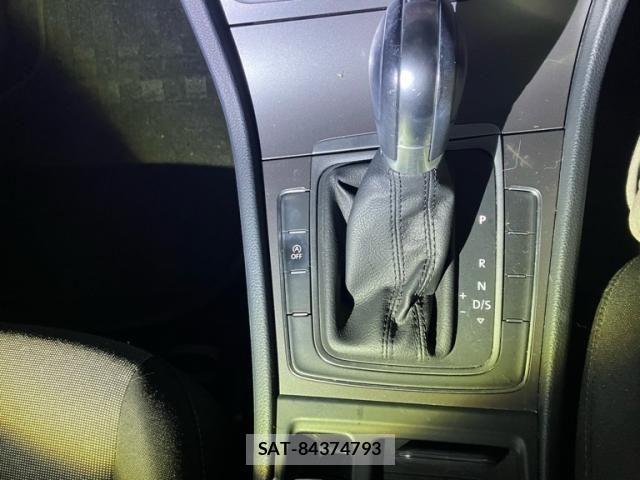 VolksWagen GOLF 2016-05 8884607-14