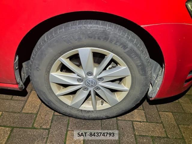 VolksWagen GOLF 2016-05 8884607-6