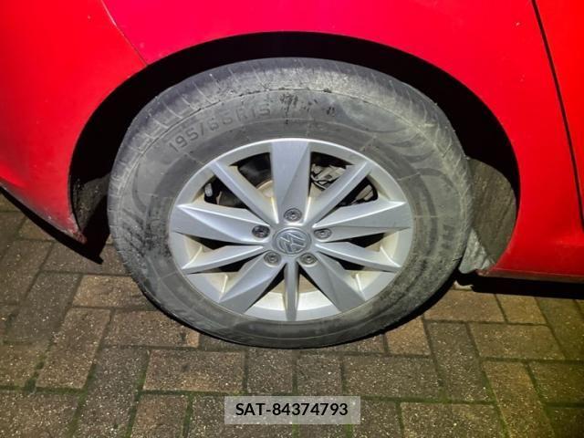 VolksWagen GOLF 2016-05 8884607-7