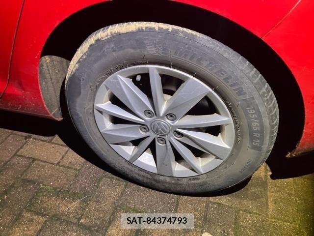 VolksWagen GOLF 2016-05 8884607-8