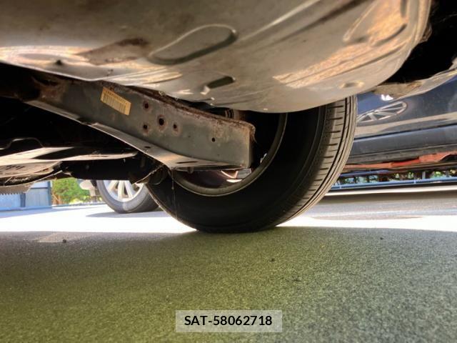 VolksWagen GOLF 2012-09 8884610-11