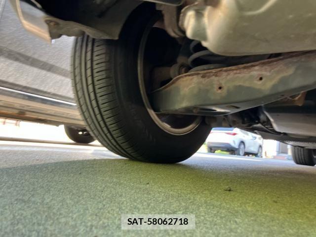 VolksWagen GOLF 2012-09 8884610-12