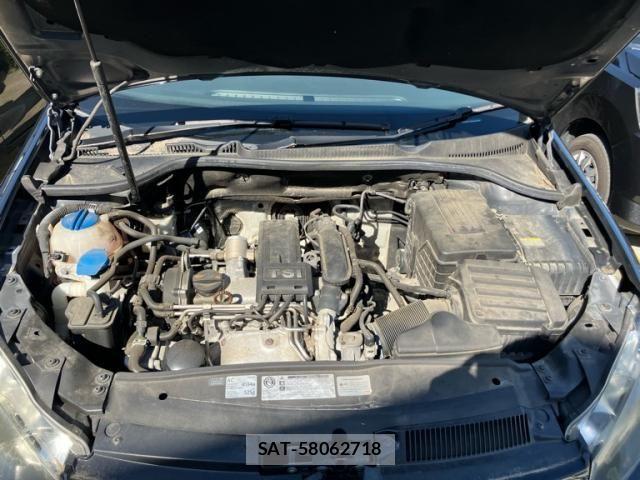 VolksWagen GOLF 2012-09 8884610-14