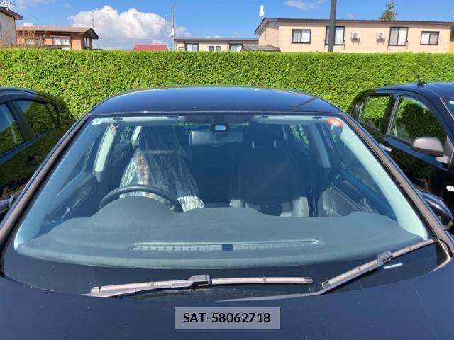VolksWagen GOLF 2012-09 8884610-16