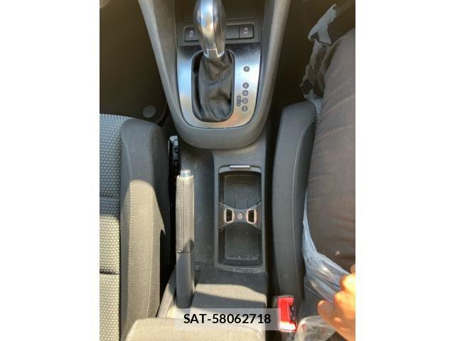 VolksWagen GOLF 2012-09 8884610-23