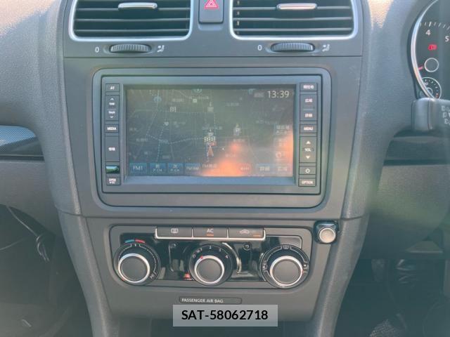 VolksWagen GOLF 2012-09 8884610-24