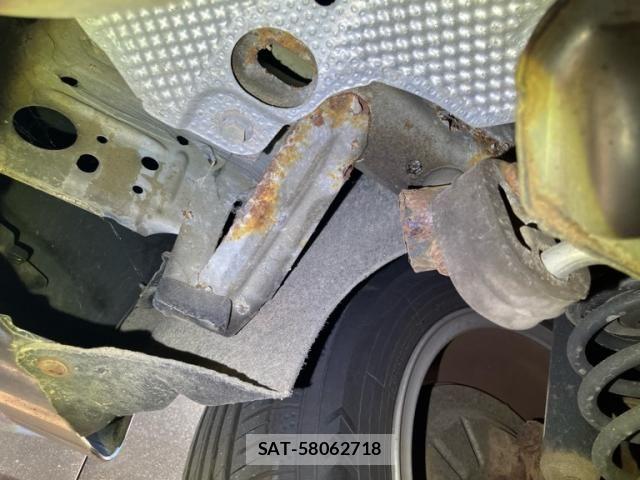 VolksWagen GOLF 2012-09 8884610-27