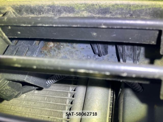 VolksWagen GOLF 2012-09 8884610-29