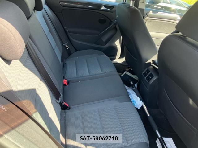 VolksWagen GOLF 2012-09 8884610-7