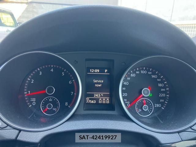 VolksWagen GOLF 2011-12 8884609-17