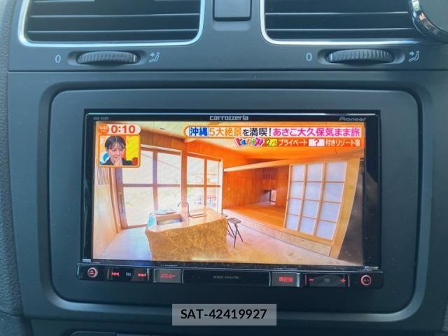 VolksWagen GOLF 2011-12 8884609-24