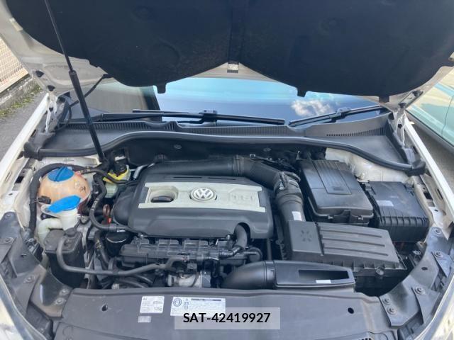 VolksWagen GOLF 2011-12 8884609-25