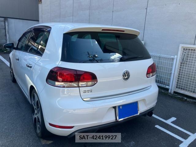 VolksWagen GOLF 2011-12 8884609-3