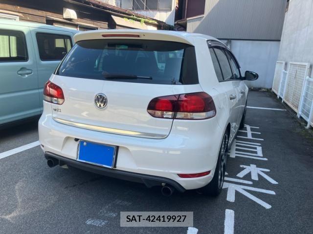 VolksWagen GOLF 2011-12 8884609-4