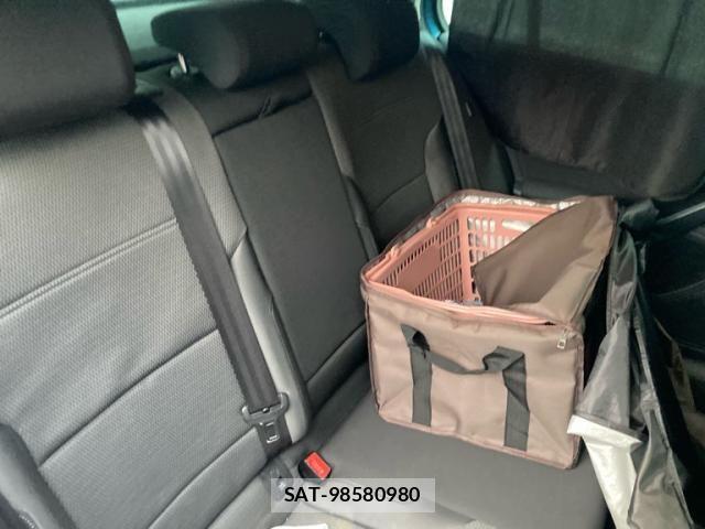 VolksWagen GOLF 2013-06 8884608-9