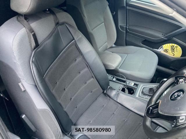 VolksWagen GOLF 2013-06 8884608-11