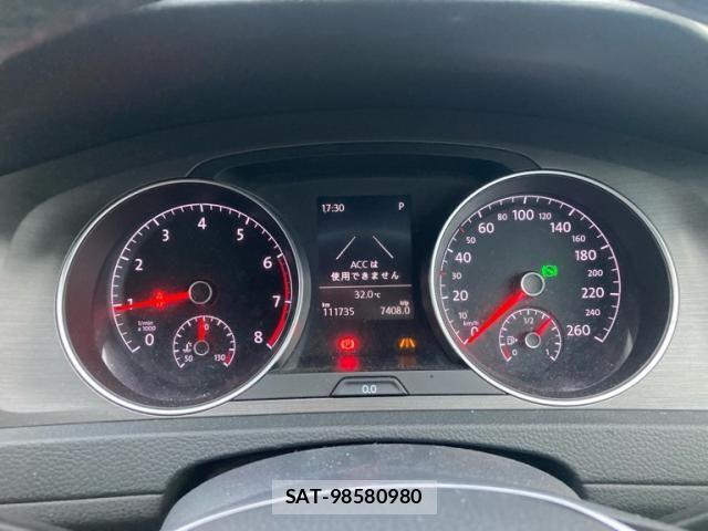 VolksWagen GOLF 2013-06 8884608-13