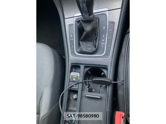 VolksWagen GOLF 2013-06 8884608-17