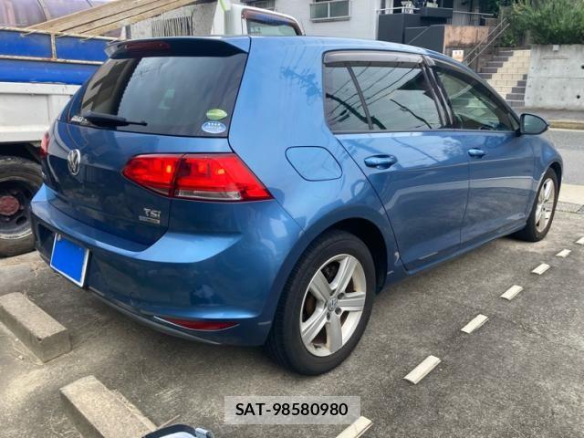 VolksWagen GOLF 2013-06 8884608-2