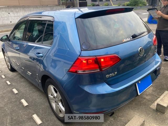 VolksWagen GOLF 2013-06 8884608-3