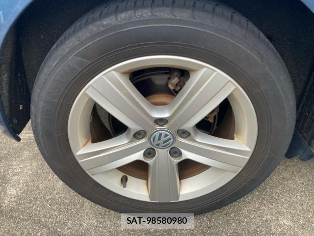 VolksWagen GOLF 2013-06 8884608-5