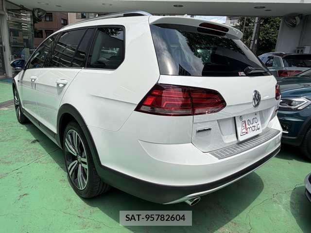 VolksWagen GOLF ALLTRACK 2018-01 7458824-10