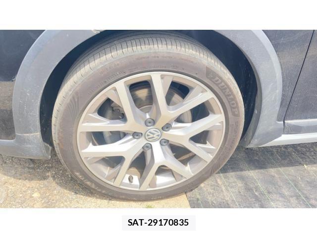 VolksWagen GOLF ALLTRACK 2016-08 7880473-15