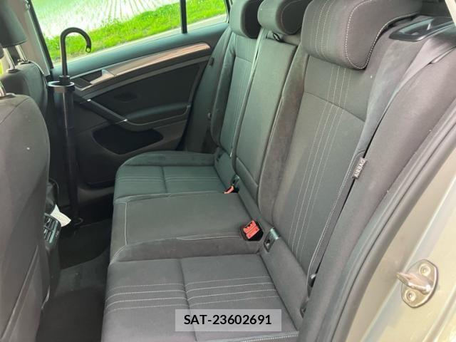 VolksWagen GOLF ALLTRACK 2016-03 8884612-13