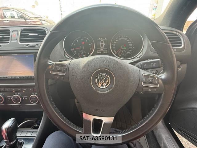 VolksWagen GOLF 2012-12 8232400-9