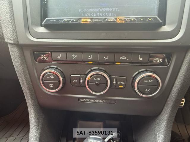 VolksWagen GOLF 2012-12 8232400-10