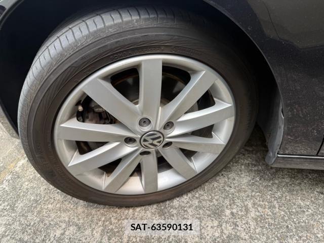 VolksWagen GOLF 2012-12 8232400-20