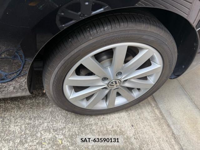 VolksWagen GOLF 2012-12 8232400-21