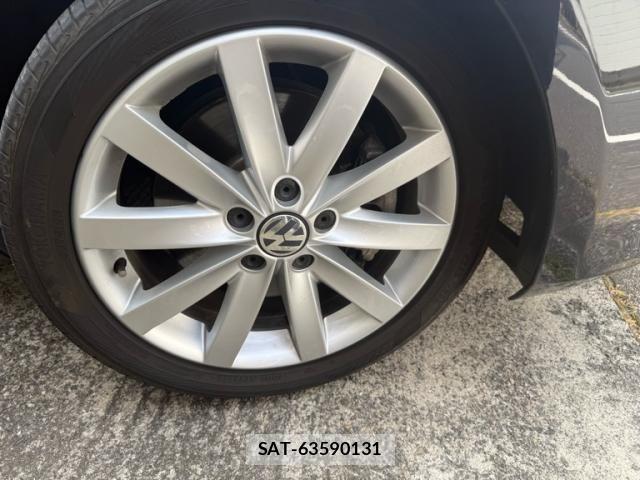 VolksWagen GOLF 2012-12 8232400-2