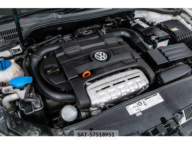 VolksWagen GOLF 2013-06 8832494-3