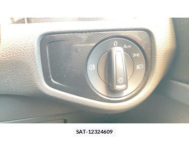 VolksWagen GOLF GTE 2015-08 8147004-17