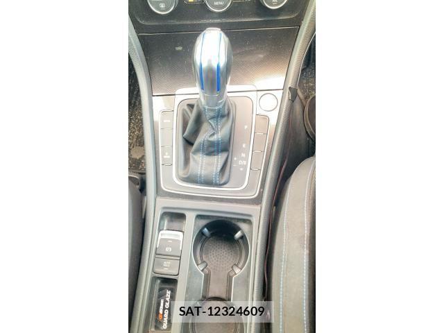 VolksWagen GOLF GTE 2015-08 8147004-20