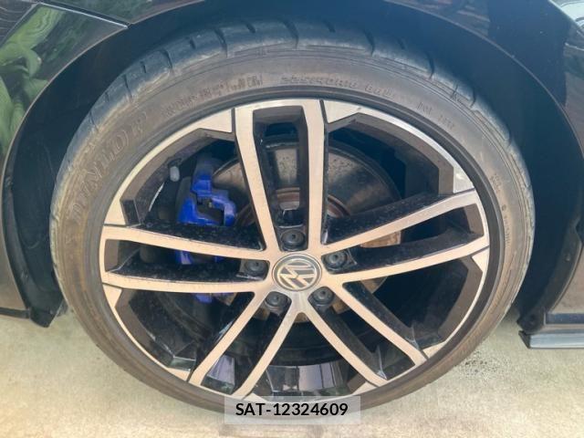 VolksWagen GOLF GTE 2015-08 8147004-4