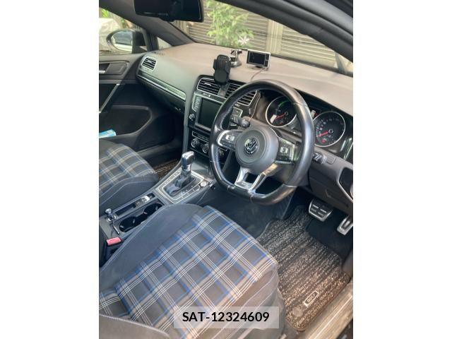 VolksWagen GOLF GTE 2015-08 8147004-6
