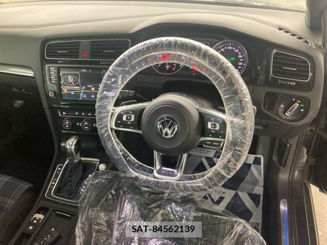 VolksWagen GOLF GTE 2015-08 8372382-14
