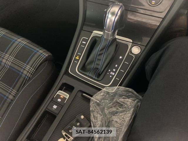 VolksWagen GOLF GTE 2015-08 8372382-22