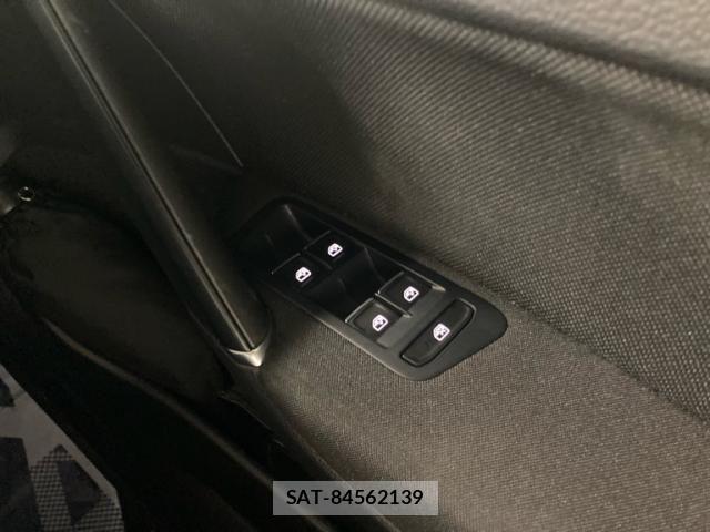 VolksWagen GOLF GTE 2015-08 8372382-26