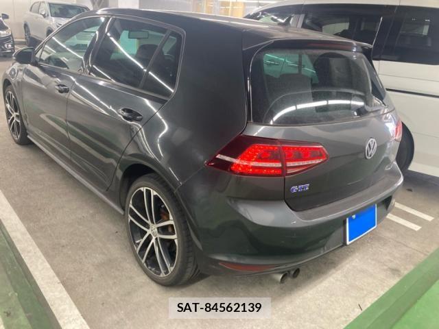 VolksWagen GOLF GTE 2015-08 8372382-3